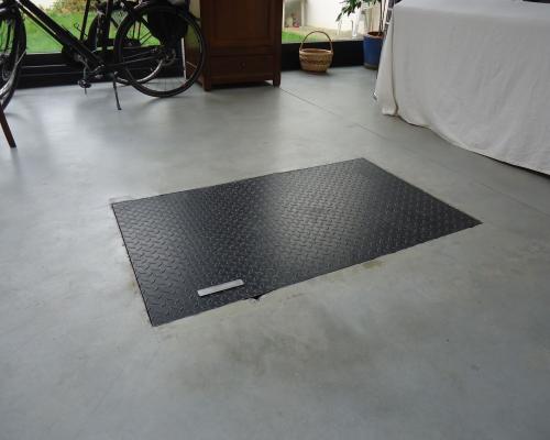 0015133 Kelderluik - Traanplaat - Staal - Manueel - Binnen
