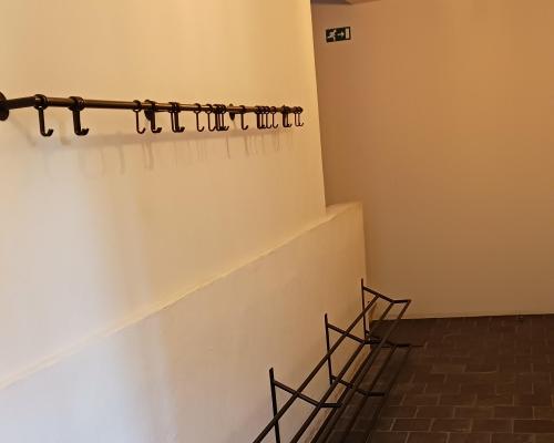 Opbergen - Schoenenrek + Kapstok + Kapstokhaken - Staal gelakt