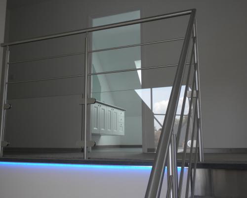 balustrade met horizontale tussenstijlen gecombineerd met glas-Helena