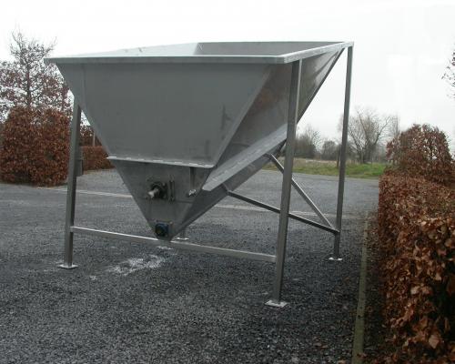 Conteneur de maïs avec mortier