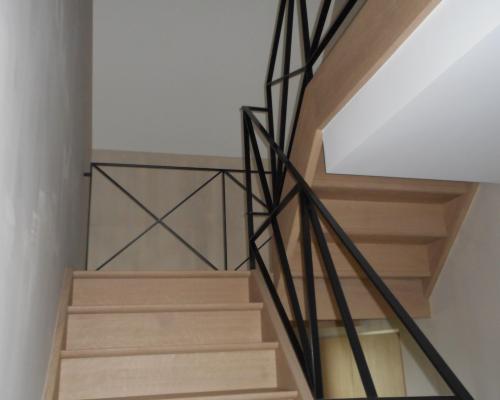 balustrade laqué en acier avec poteaux verticaux