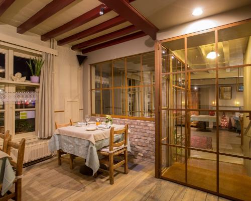 Portes et fenêtres en fer forgé